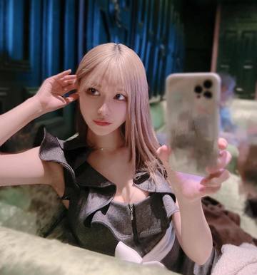 . . . 鏡越しの自撮･･･