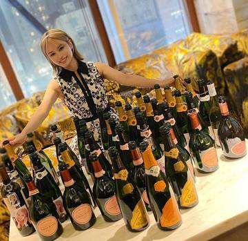 . . . 10月バース･･･