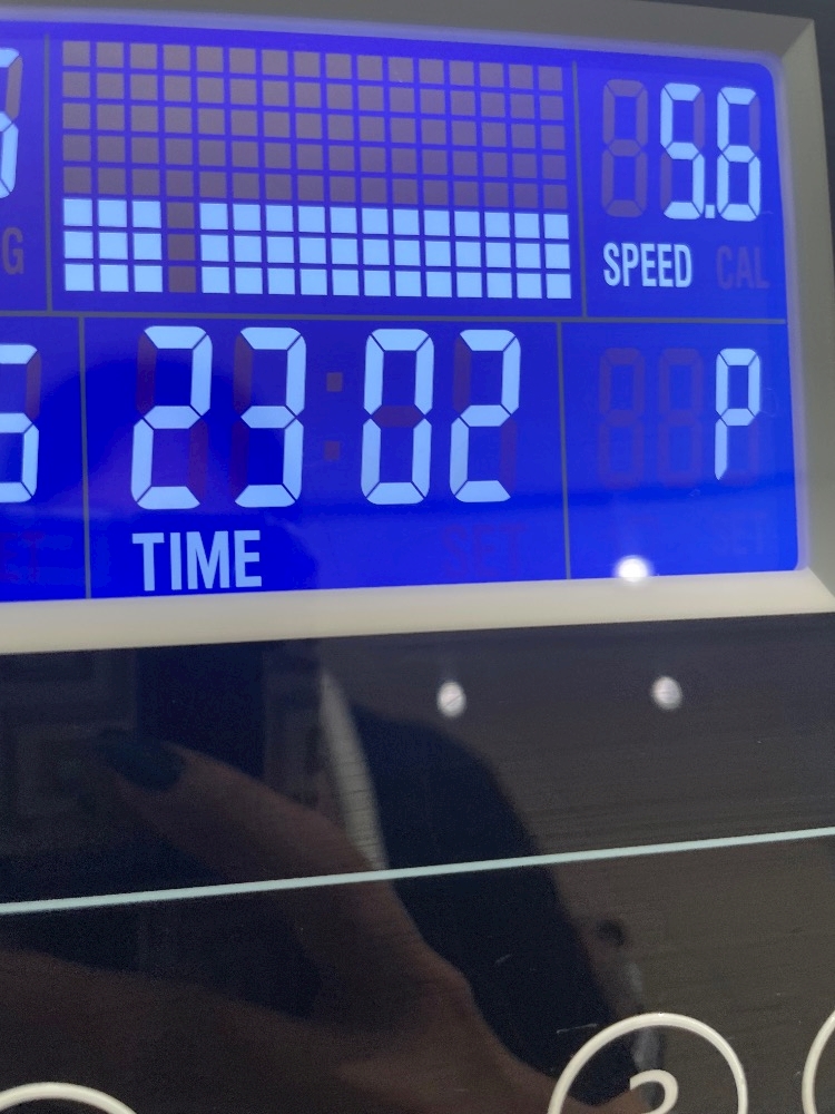 今日は急遽予定を変更しまして有酸素運動をお届けいたします。