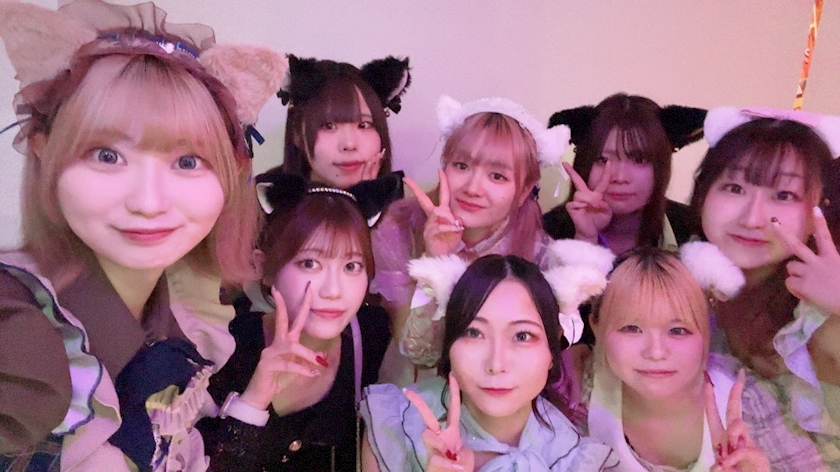 基本的に流行りとかの投稿は遅いヤツ✋2日ほど遅れて猫の日のお写真投稿する👊みんな猫ちゃんのお耳ついててかあいかった🤭みんな拾って帰りたい🙄