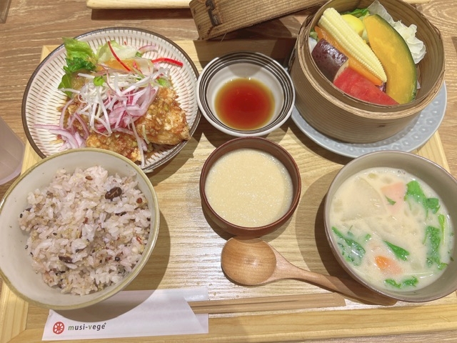 一条 葵
