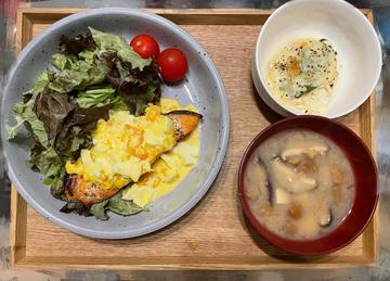 . . . 鮭のタルタル･･･