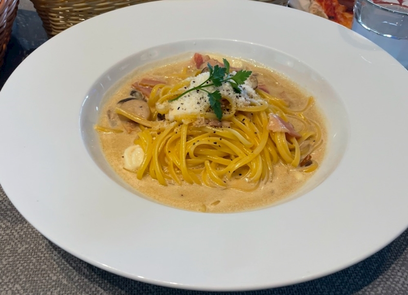 (ง'ω')و三 ง'ω')ڡ≡ｼｭｯｼｭ