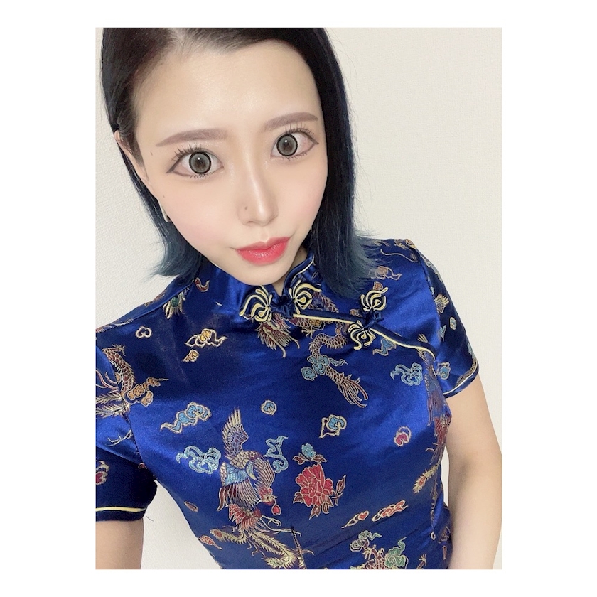 ぱつぱつ青チャイナ🇨🇳🐼💙