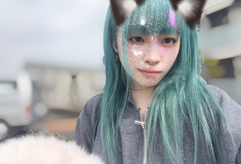 髪染めた🧏🏻‍♀️ただいまミントグリーン🧏🏻‍♀️