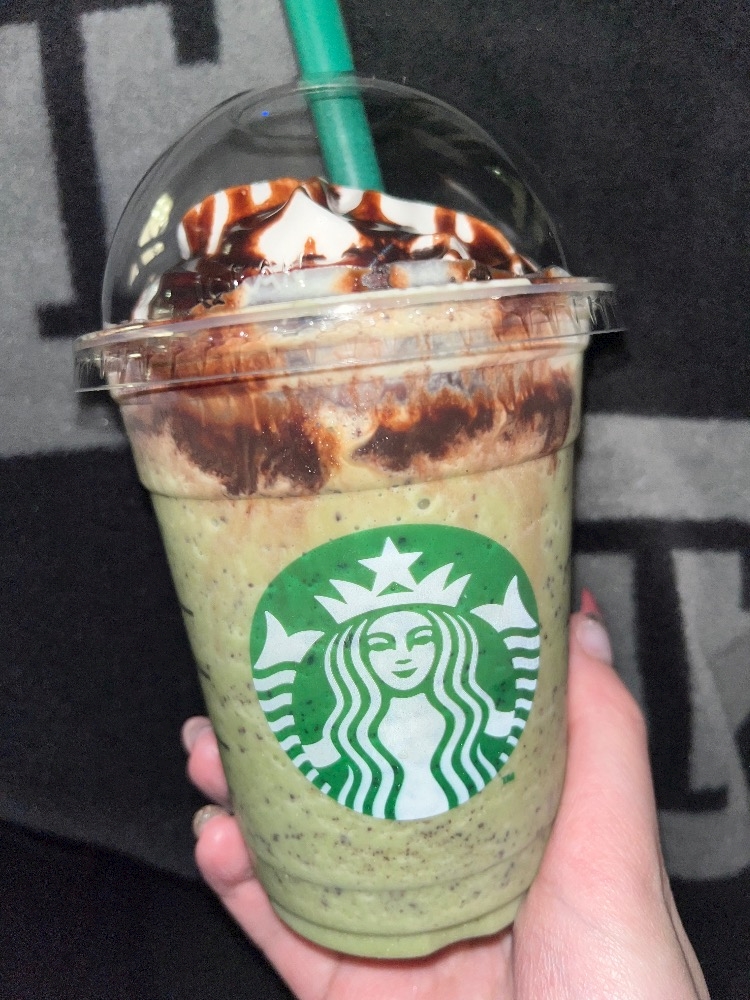 ホワイトモカシロップ変更チョコチップチョコソース多めに追加