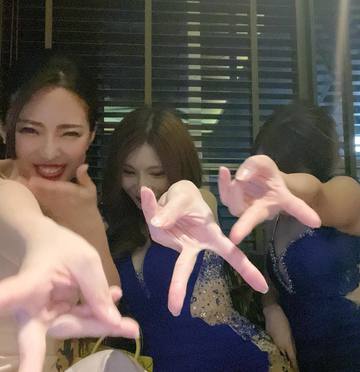 ダサいポーズでこんにちは･･･