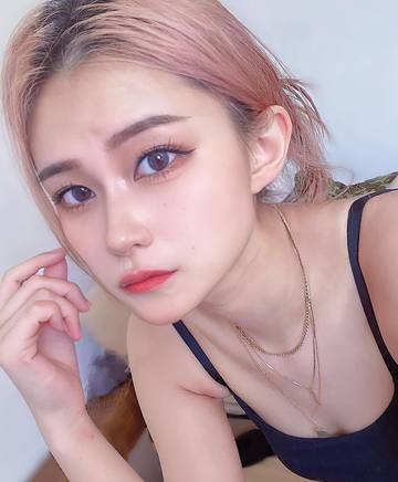 . ご覧の通り根元が黒く･･･