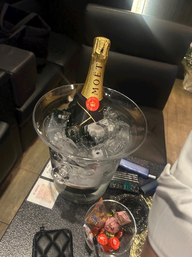 ずっとわちゃわ🙌🩷退勤しました！お店はまだ盛り上がってます！