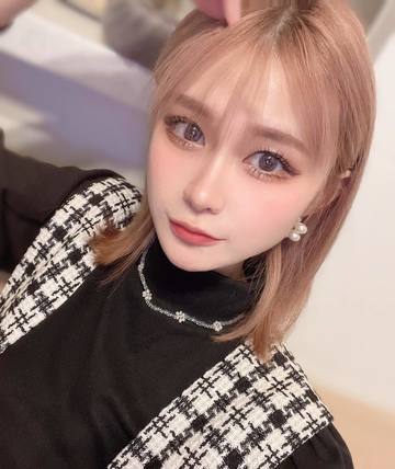 . . . 前髪の幅少し･･･