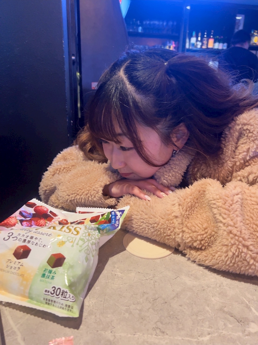 メルティーキッスの可愛い思い出があるんですよ🤭ある人が小さい頃お母さんに｢選挙についてきたらメルティーキッス買ってあげるよ｣って言われたからついて行ったのって話を聞いて可愛すぎてメルティーキッス好きになった🫶