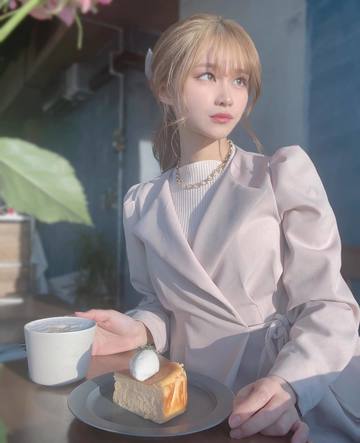 . . . 人のケーキで･･･